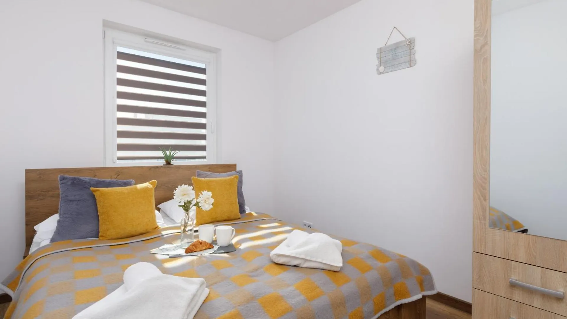 Coast Breeze Stylish Apartment By Noclegi Renters Kolobrzeg Poland