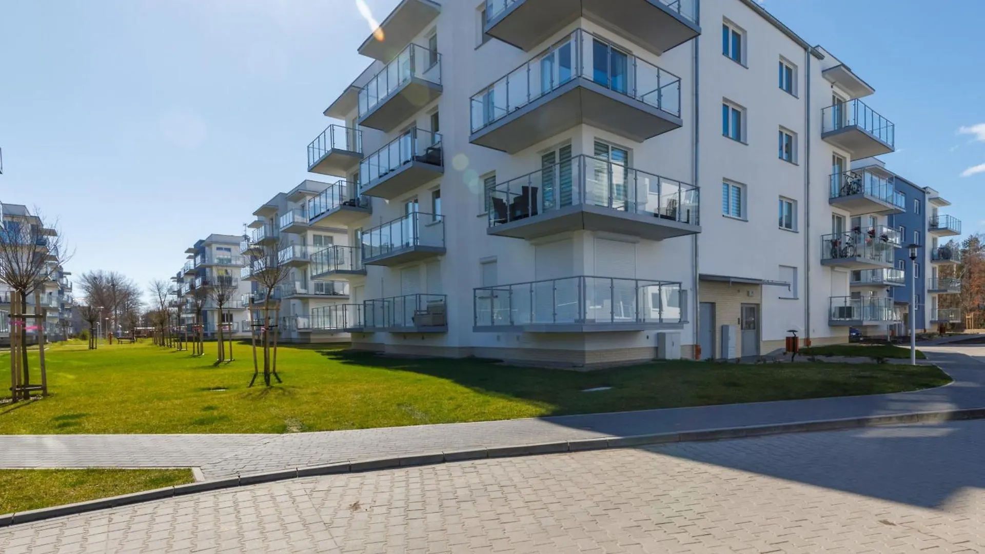Coast Breeze Stylish Apartment By Noclegi Renters Kolobrzeg